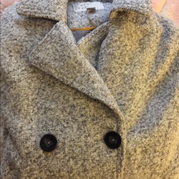 Gray Coat - Picture 5 of 5